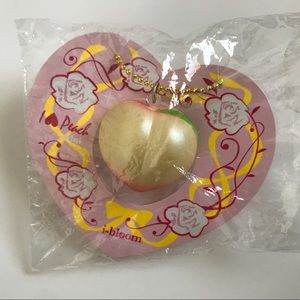 IBloom mini peach squishy